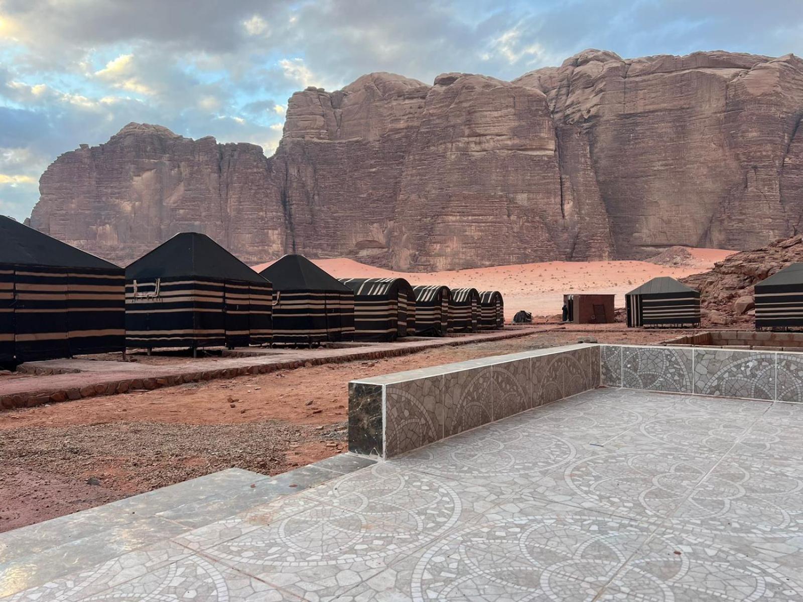 Desert Rock Camp 瓦迪拉姆 外观 照片